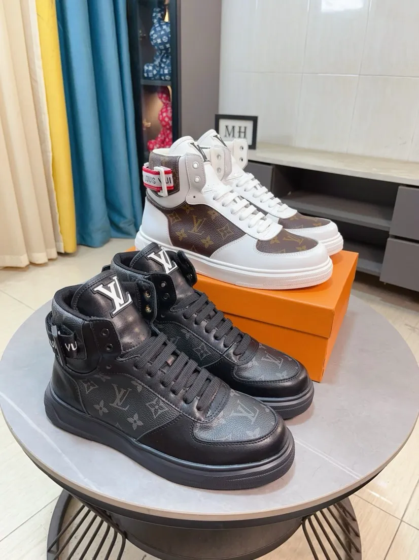 Men's shoes 💰440🌹🌹【LOUIS VUITTON】Same style on Louis Vuitton* official website🚹Men's high-top casual shoes❤️Same style as popular celebrities and big names ~ Best-selling at home and abroad Lv focuses on the checkerboard series...Imported first-layer cowhide with special fabrics➕Full sheep leather lining➕Brand-specific hollow outsole💎Produced by OEM The highest version🔍🔍Number of codes: 38-44,